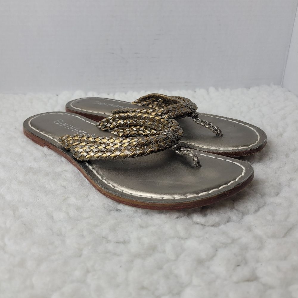 Bernardo Miami Womens Beach Sandal Size Metallic Leather Thong Braided Straps